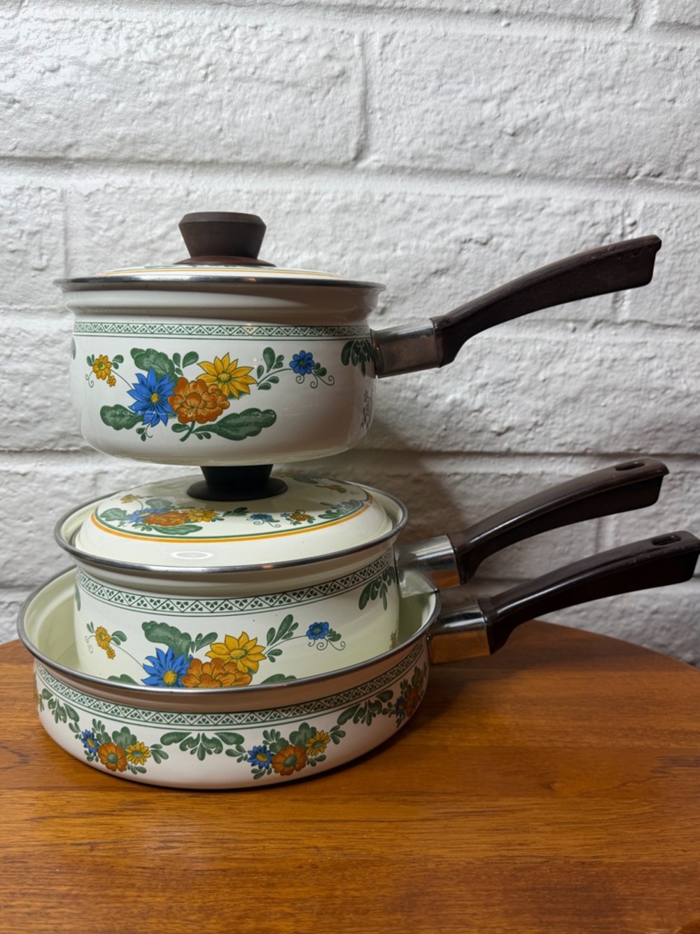 Vintage Floral Dynasty Enamelware Two Saucepans with Lids and One Frying Pan Set
